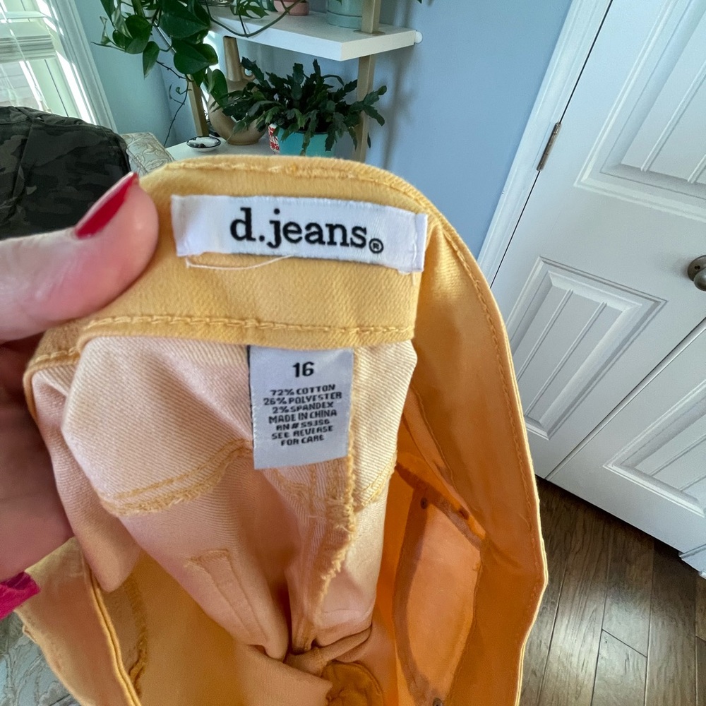 D.Jeans Yellow Cropped Pants size 16 - Picture 4 of 5